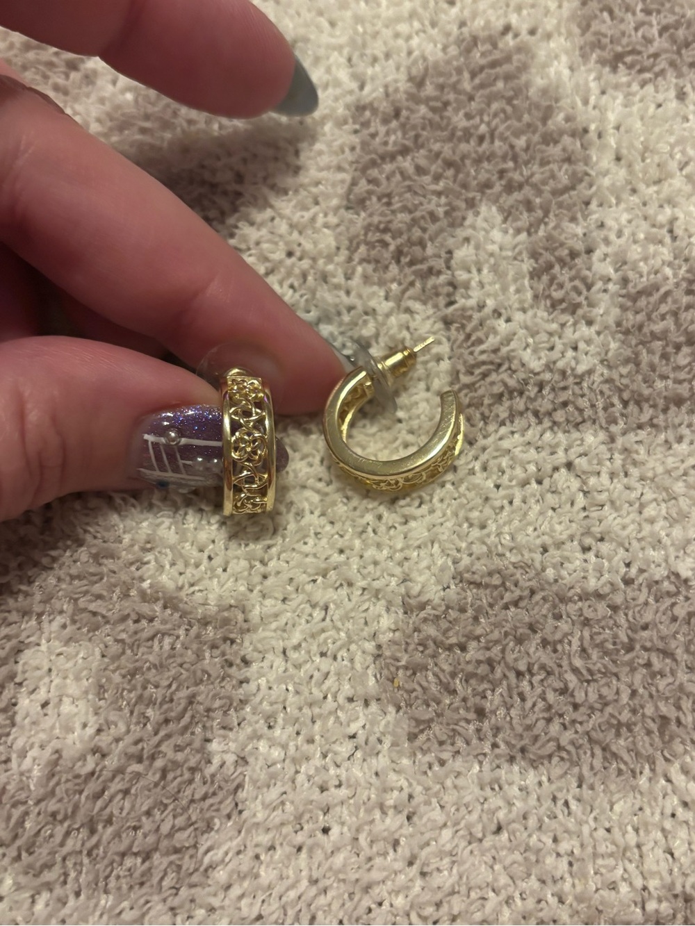 Kendra Scott Pave Kelly huggie earrings in gold filigree